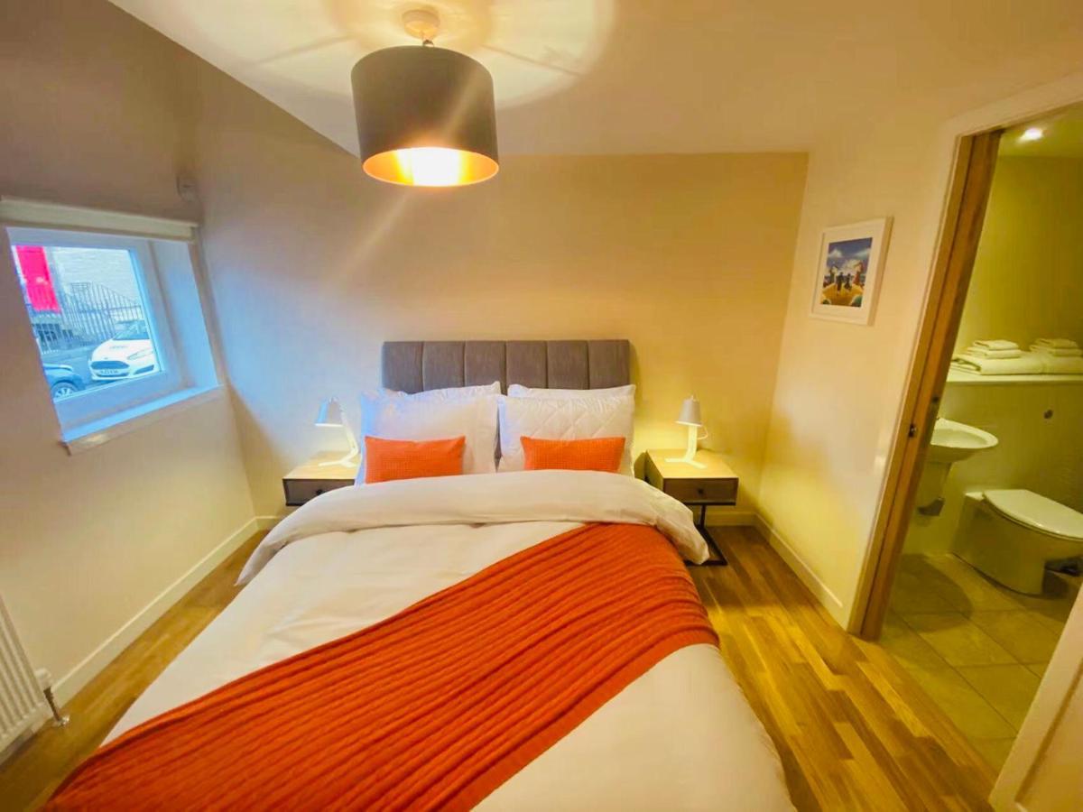 2 Bed 2 Bath With Private Parking Apartment Edinburgh Exterior photo